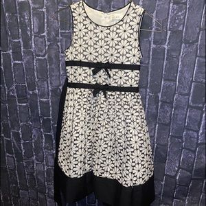 The CHILDREN’S Place Black & White Floral Tulle Lined Dress Sz 8